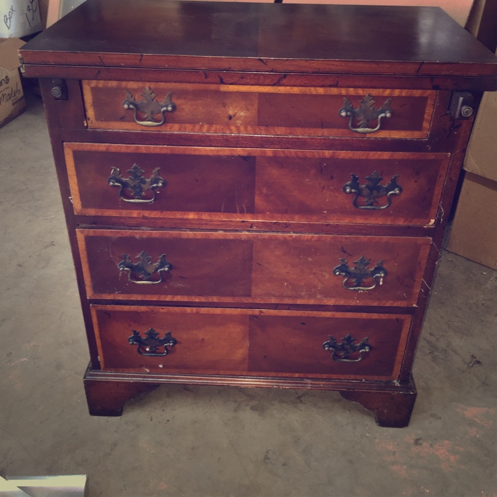Dresser
